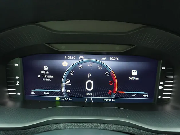 SKODA Karoq 1.5 TSI DSG Sport Line