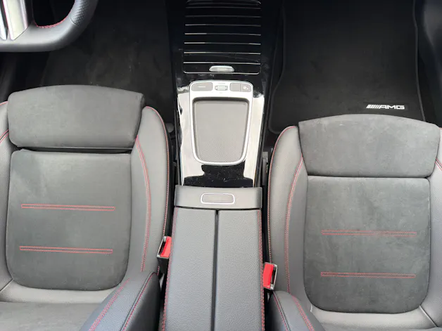 MERCEDES-BENZ A 220 AMG Line 4m