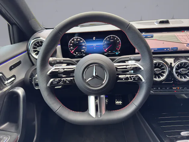 MERCEDES-BENZ A 220 AMG Line 4m