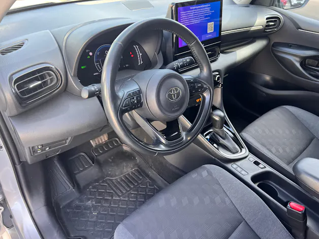 Toyota Yaris 1.5 VVT-i HSD Trend