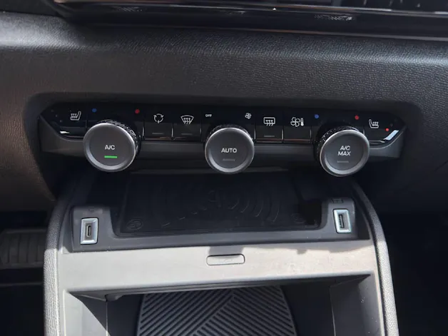 CITROEN C4 1.2 Hybrid Max