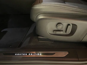 https://vehicle.imgix.net/4334841/09041c79-b256-4355-b43e-23687709fba9.jpg