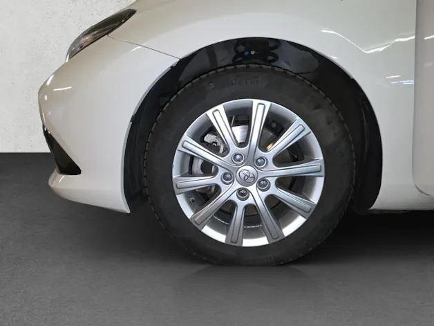 Toyota Auris 1.8 HSD Trend