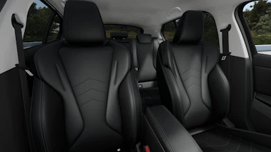 https://vehicle.imgix.net/4335001/02cdf2ce-1820-4867-8938-35efed2f6b8f.jpg