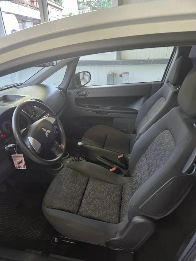 Mitsubishi Colt 1.1 12V Super Jubilé
