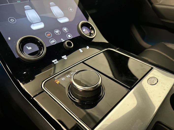 Fahrzeugbild LAND ROVER RANGE ROVER VELAR