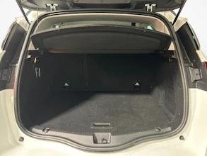 https://vehicle.imgix.net/4335083/bfd93bb6-d69a-4cd9-93f9-5c0bdf8d401f.jpg