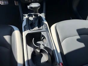 https://vehicle.imgix.net/4335127/e67eeeb9-a7cc-4725-a352-db9bd76ddbf9.jpg