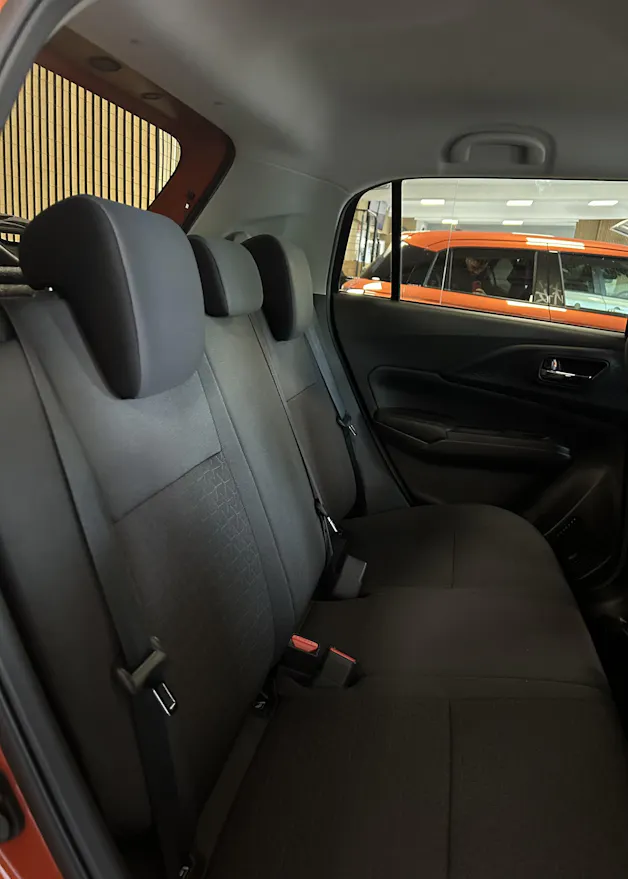 Suzuki Swift 1.2 Sakura Top Hybrid