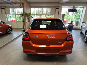Suzuki Swift 1.2 Sakura Top Hybrid