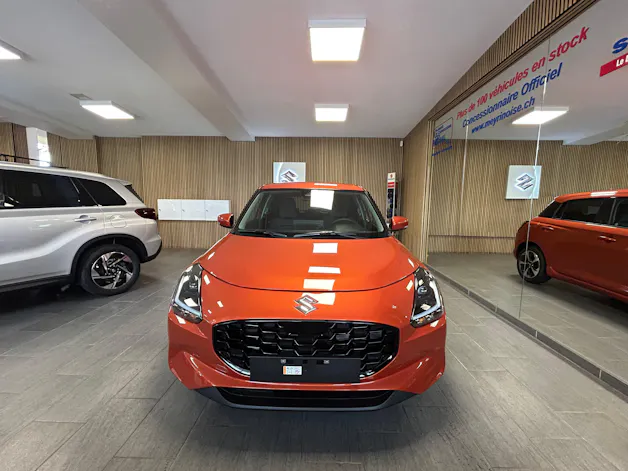 Suzuki Swift 1.2 Sakura Top Hybrid