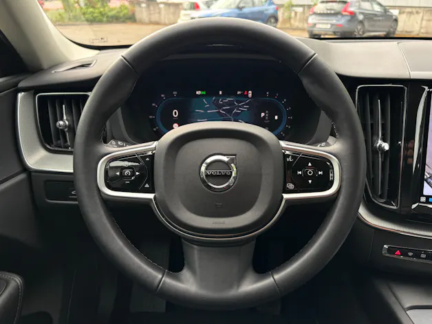 Volvo XC60 2.0 B5 MH Plus Dark AWD
