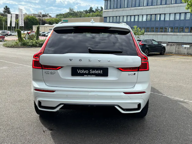 Volvo XC60 2.0 B5 MH Plus Dark AWD
