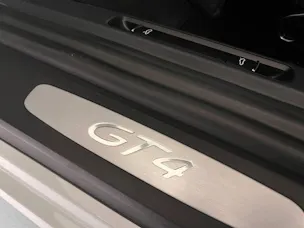 Porsche 718 Cayman GT4