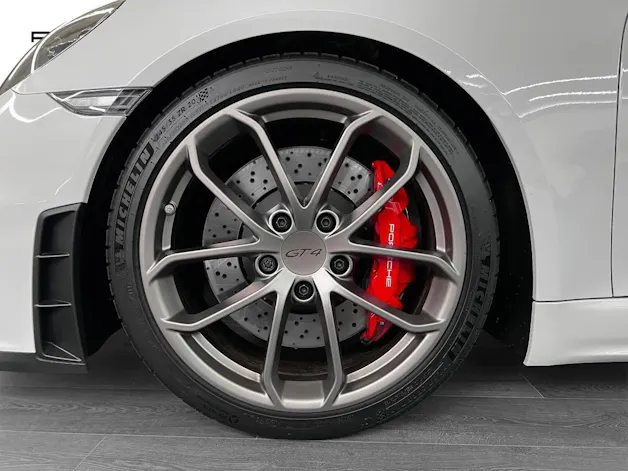 Porsche 718 Cayman GT4