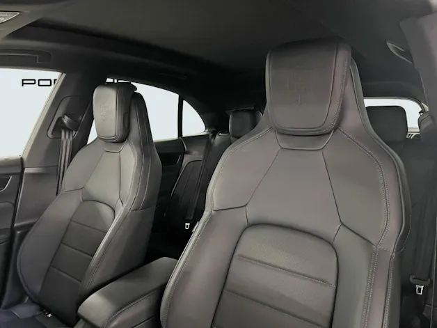 Porsche Macan 4