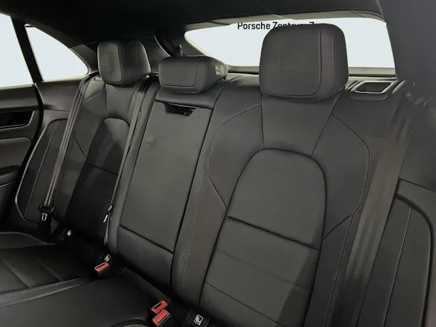Porsche Macan 4