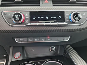 https://vehicle.imgix.net/4335236/c339e1a1-9c0b-4b74-b032-724b04872bbd.jpg