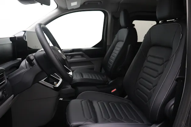 Ford Tourneo C Bus 320 L1 2.0 EcoBlue 170 Titanium 4x4
