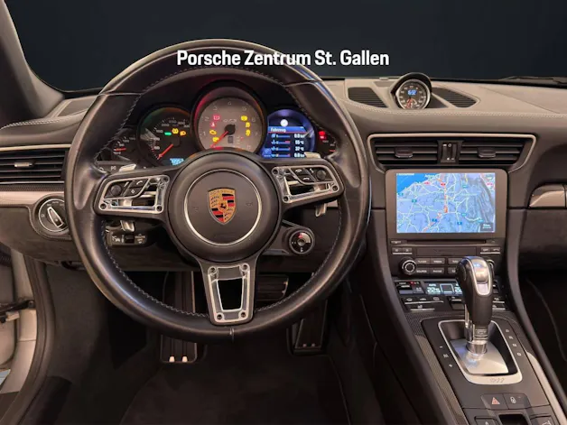 Porsche 911 Carrera 4 GTS Cabriolet