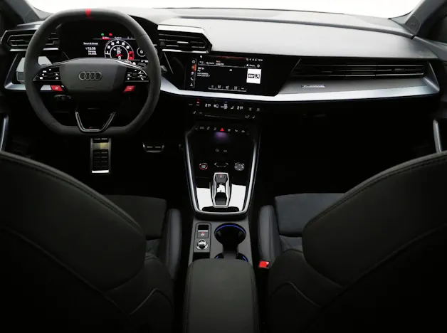 Audi RS3 Limousine 2.5 TFSI quattro S-Tronic