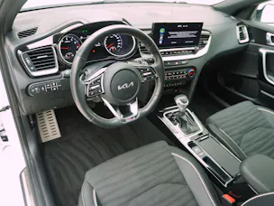 Kia Ceed 1.5 T-GDi MHEV Power