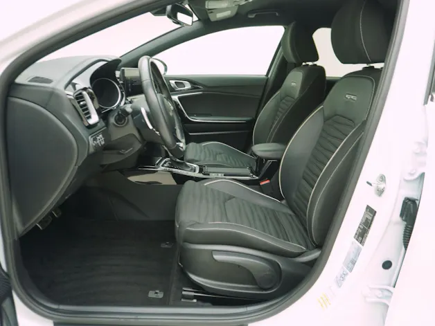 Kia Ceed 1.5 T-GDi MHEV Power