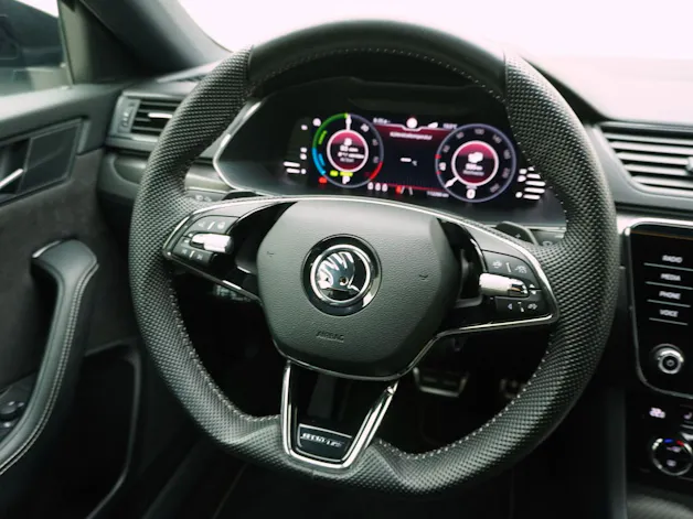 Škoda Superb Combi 1.4 TSI DSG PHEV Sport Line