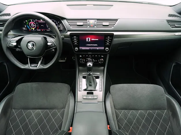 Škoda Superb Combi 1.4 TSI DSG PHEV Sport Line