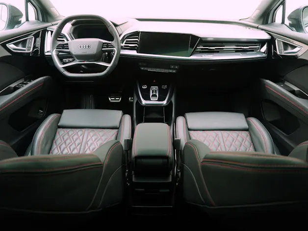 Audi Q4 e-tron Sportback 55 S line quattro