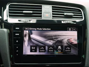 VW Golf 7 Variant 2.0 TSI DSG R 4Motion