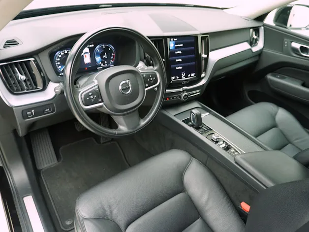 Volvo XC60 2.0 B4 MH Momentum AWD
