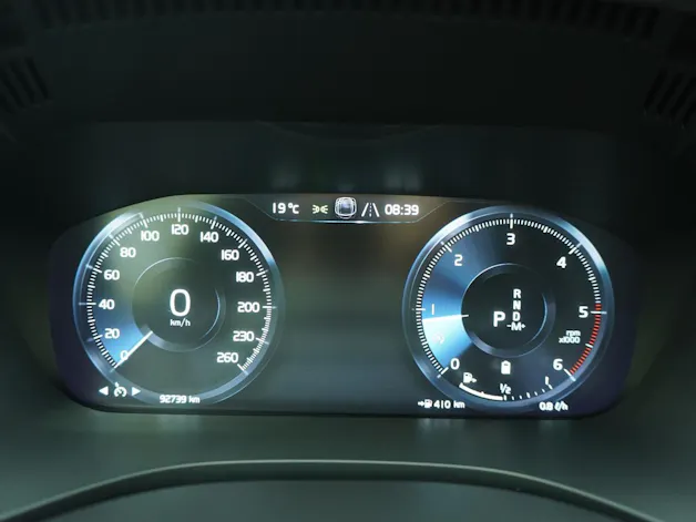 Volvo XC60 2.0 B4 MH Momentum AWD