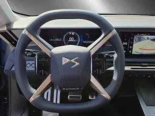 DS Automobiles No8 E-Tense Jules Verne 4x4