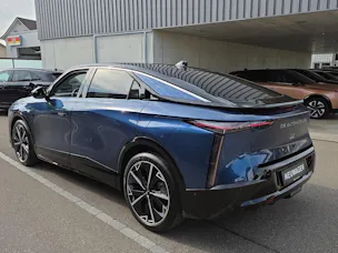 DS Automobiles No8 E-Tense Jules Verne 4x4