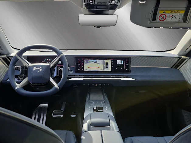 DS Automobiles No8 E-Tense Jules Verne 4x4