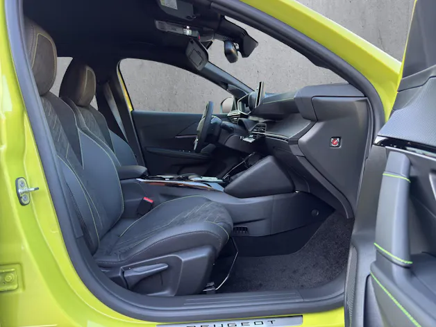 Peugeot 208 1.2 Hybrid 145 GT
