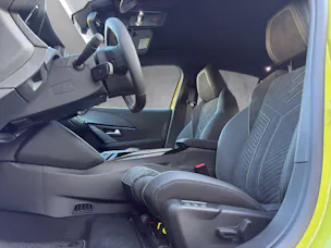 Peugeot 208 1.2 Hybrid 145 GT