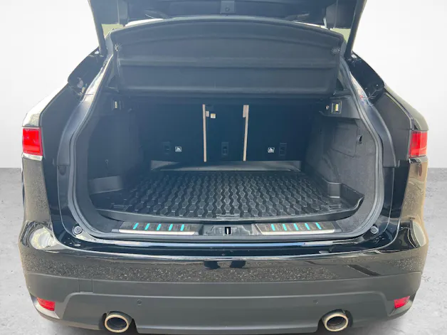 Jaguar F-Pace 2.0 T 300 Portfolio AWD