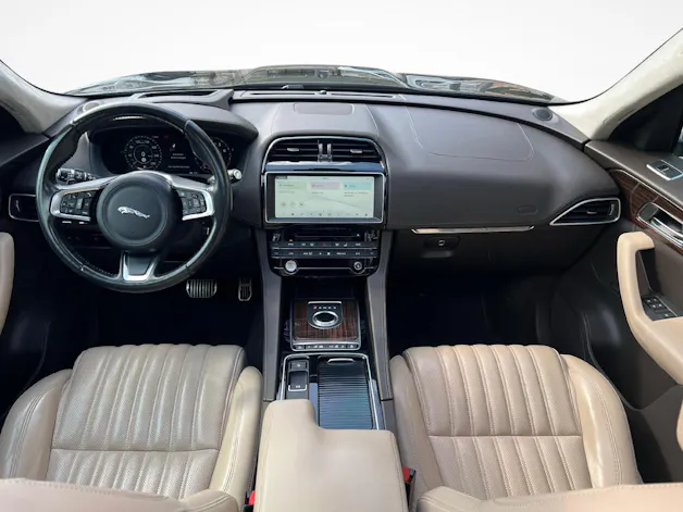 Jaguar F-Pace 2.0 T 300 Portfolio AWD