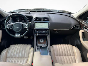 Fahrzeugbild JAGUAR F-Pace 2.0 T 300 Portfolio AWD