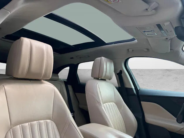 Jaguar F-Pace 2.0 T 300 Portfolio AWD