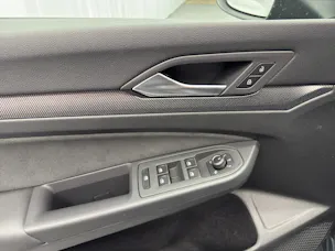 VW Golf VIII 1.5 eTSI R-Line DSG