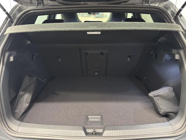 VW Golf VIII 1.5 eTSI R-Line DSG