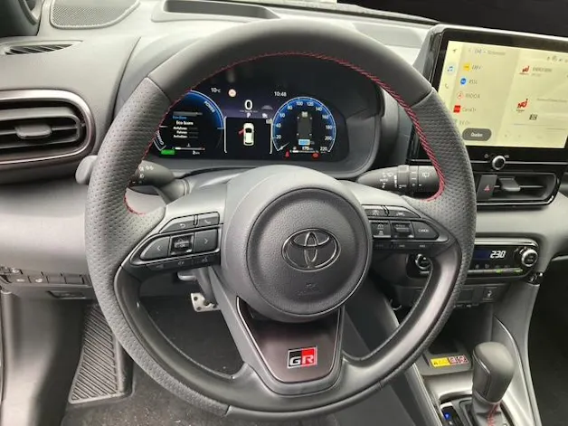 Toyota Yaris 1.5 VVT-i HSD GR Sport
