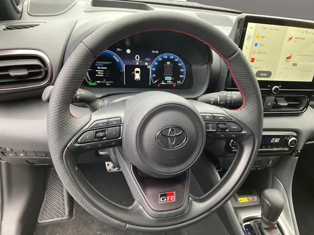 Toyota Yaris 1.5 VVT-i HSD GR Sport