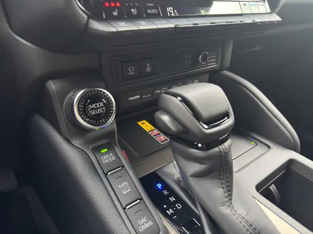 Toyota Land Cruiser 2.8 D 48V Style