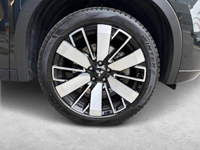 https://vehicle.imgix.net/4335869/d6a205a8-5be2-4723-88a9-5bfdd7e74399.jpg