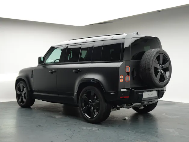 Land Rover Defender 110 3.0 D I6 350 X-Dynamic HSE