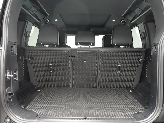 Land Rover Defender 110 3.0 D I6 350 X-Dynamic HSE